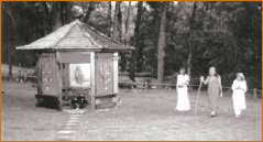 Adi Da with Ati-Dasya Nadikanta and Ati-Dasya Quandra Sukhapur Rani