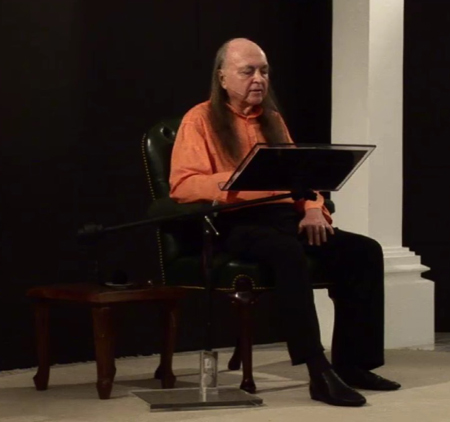 Adi Da reciting from The Happenine Book