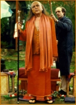 Adi Da attended by Bill Somers, 1998