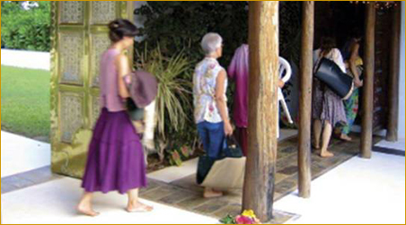 devotees entering the Silver Hall