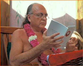 Adi Da receiving the just-published Hridaya Rosary at The Mountain Of Attention in 1997