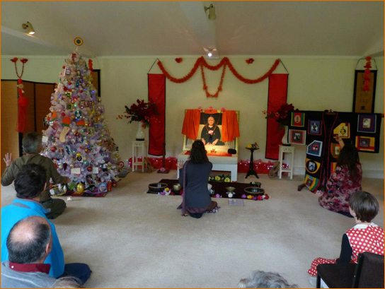 After decorating the tree in the regional center, Auckland, New Zealand, November 2012