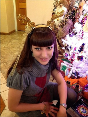 Tamarind Free Jones tree decorating, Northern California, November, 2013