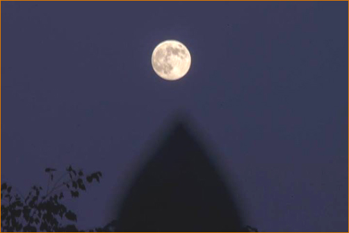 <span class=caption>The Da Purnima moon above The Mountain Of  Attention: July, 2013
